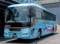 リフト付大型バス　車両写真